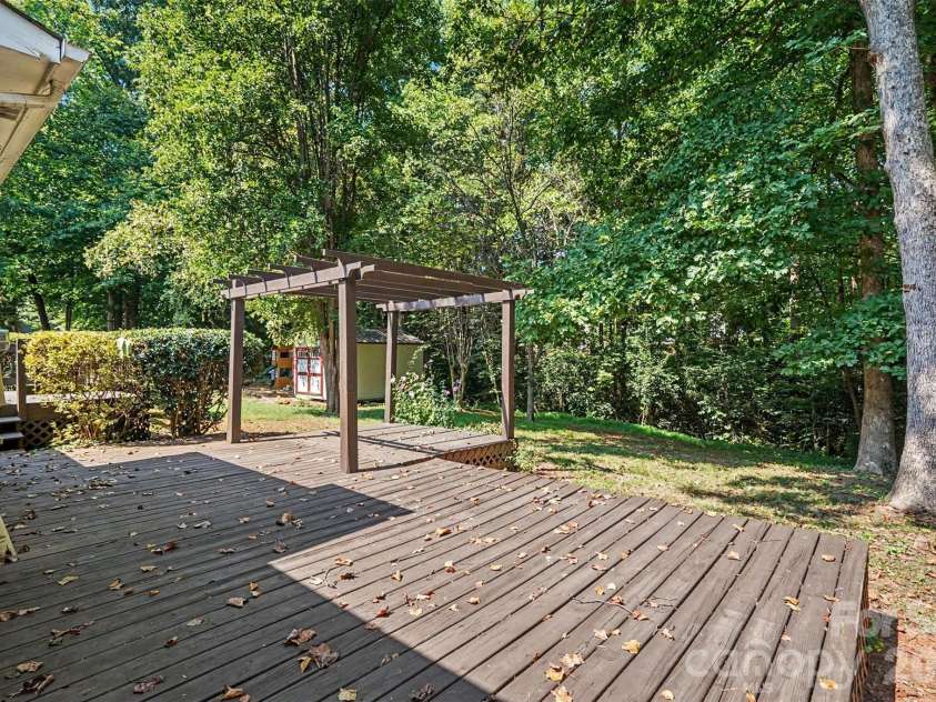 7225 Mcteal Place, Charlotte, NC 28262.  MLS# CAR4421382, YatesRealty ID 8008. 