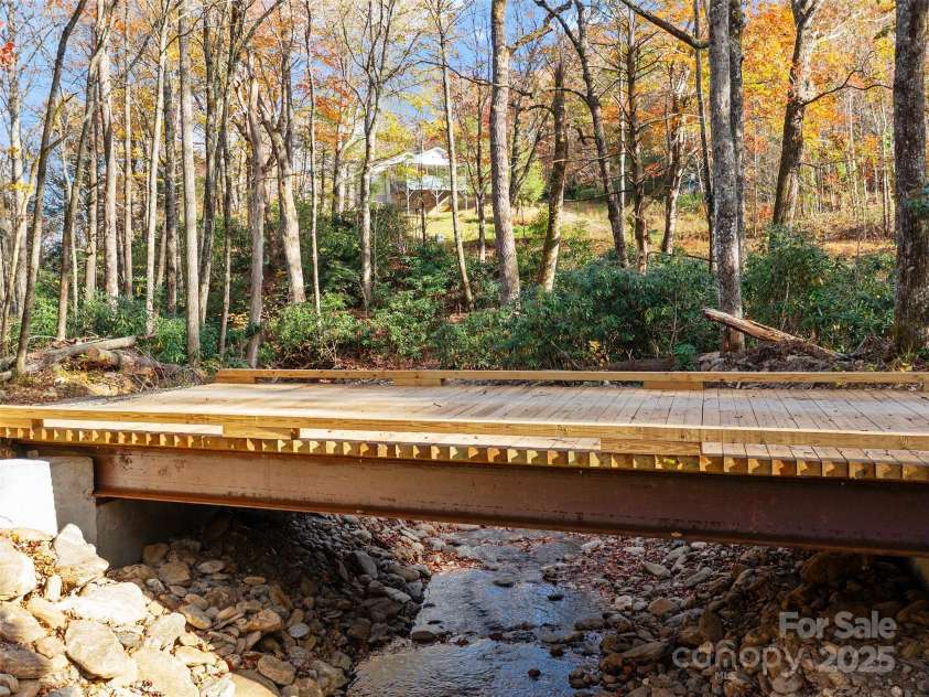 219 Raven Rock Lane, Burnsville, NC 28714.  MLS# CAR4314429, YatesRealty ID 801. 