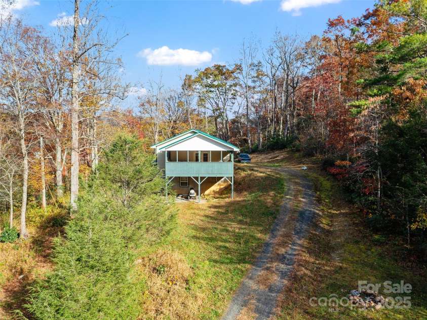 219 Raven Rock Lane, Burnsville, NC 28714.  MLS# CAR4314429, YatesRealty ID 801. 