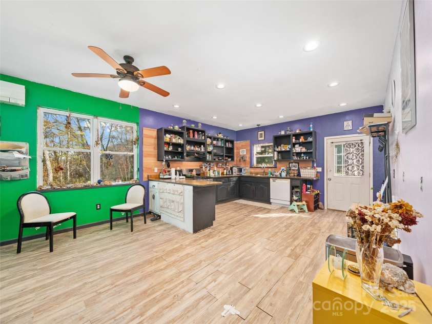 219 Raven Rock Lane, Burnsville, NC 28714.  MLS# CAR4314429, YatesRealty ID 801. 