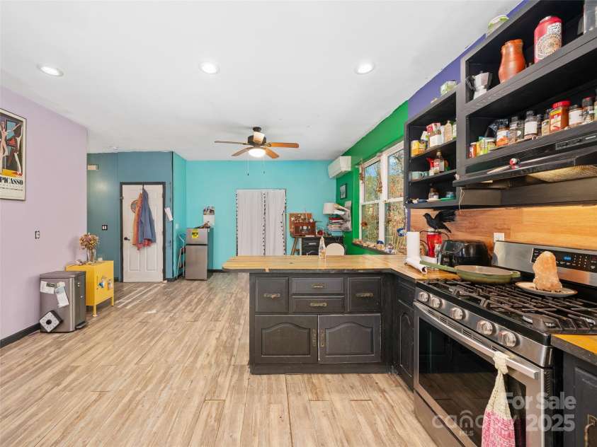 219 Raven Rock Lane, Burnsville, NC 28714.  MLS# CAR4314429, YatesRealty ID 801. 