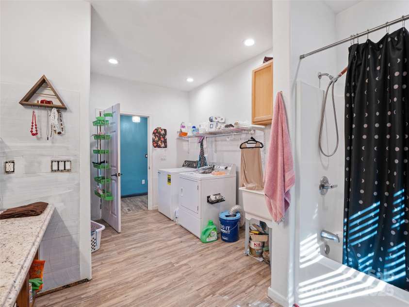 219 Raven Rock Lane, Burnsville, NC 28714.  MLS# CAR4314429, YatesRealty ID 801. 