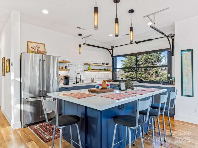 28 Edgehill Avenue, Asheville, NC 28801.  MLS# CAR4212601, YatesRealty ID 801. 