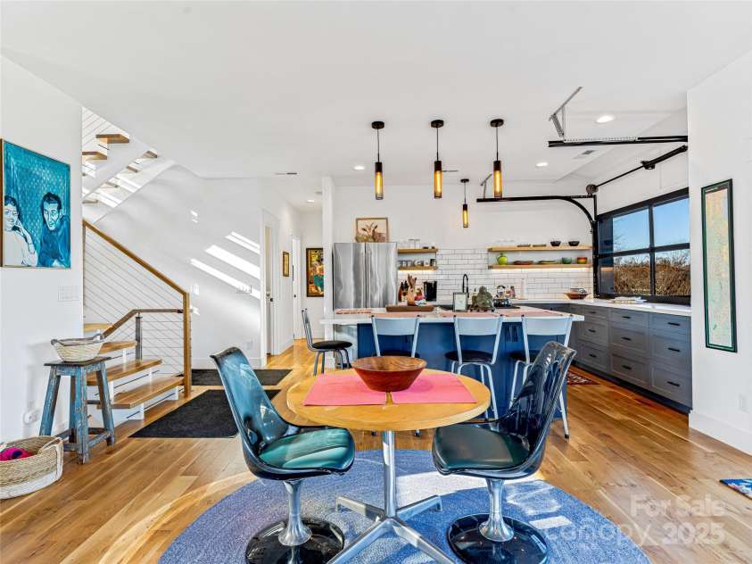 28 Edgehill Avenue, Asheville, NC 28801.  MLS# CAR4212601, YatesRealty ID 801. 