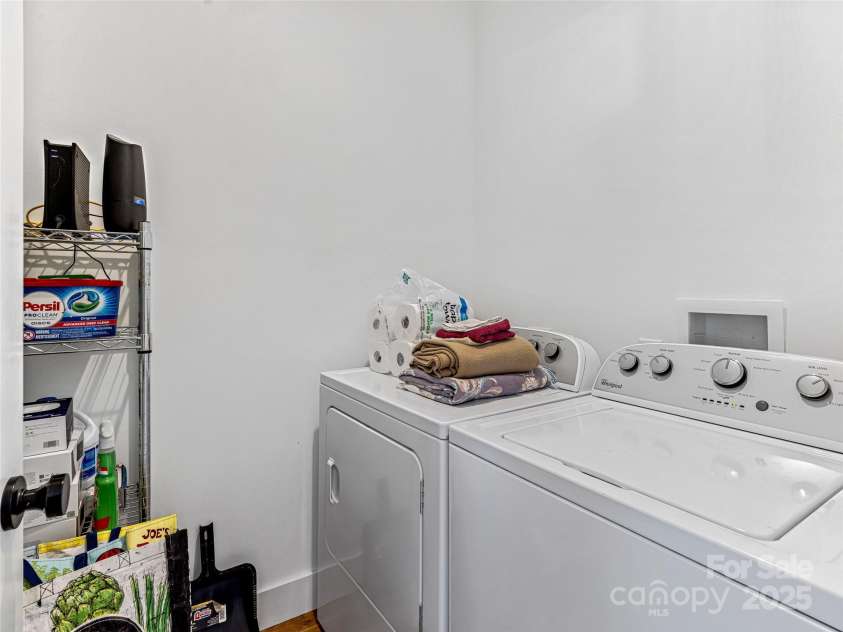 28 Edgehill Avenue, Asheville, NC 28801.  MLS# CAR4212601, YatesRealty ID 801. 