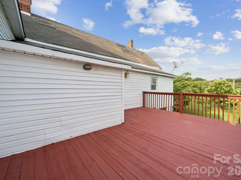 411 Central Avenue, Landis, NC 28088.  MLS# CAR4273594, YatesRealty ID 801. Raised Deck