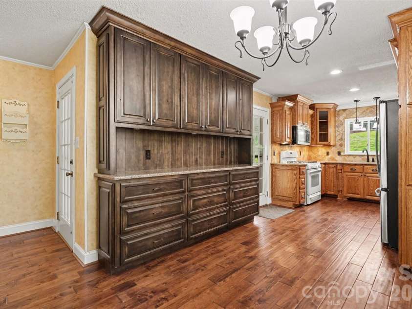 204 Country Club Circle, Shelby, NC 28150.  MLS# CAR4343537, YatesRealty ID 8012. A gorgeous built-in buffet offers more storage and extra prep plus serving space.