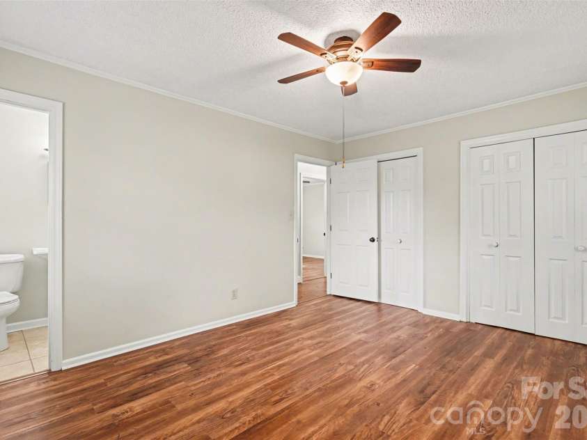 204 Country Club Circle, Shelby, NC 28150.  MLS# CAR4343537, YatesRealty ID 8012. ... and an ensuite bath!
