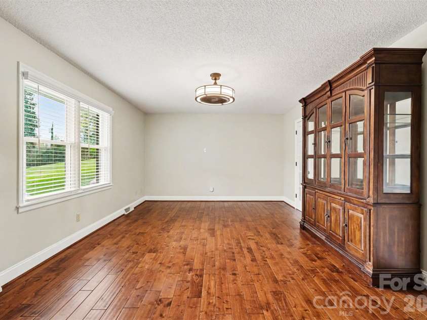 204 Country Club Circle, Shelby, NC 28150.  MLS# CAR4343537, YatesRealty ID 8012. Dining room