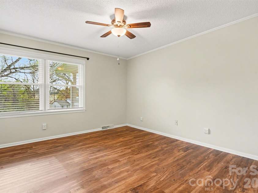 204 Country Club Circle, Shelby, NC 28150.  MLS# CAR4343537, YatesRealty ID 8012. Third bedroom