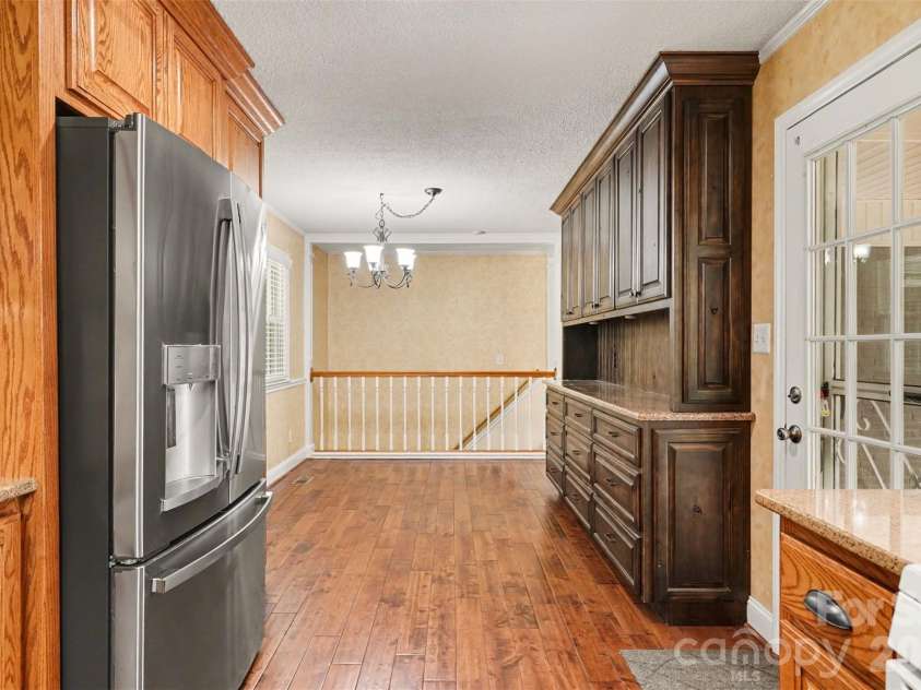 204 Country Club Circle, Shelby, NC 28150.  MLS# CAR4343537, YatesRealty ID 8012. View from kitchen into breakfast area