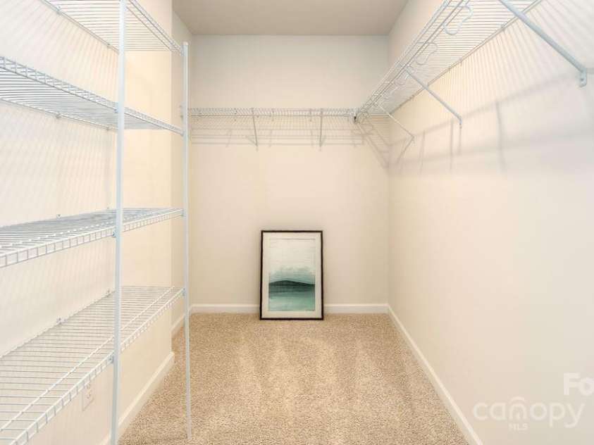 323 Creekview Road, Hendersonville, NC 28792.  MLS# CAR4176636, YatesRealty ID 8012. Walk-in Closet