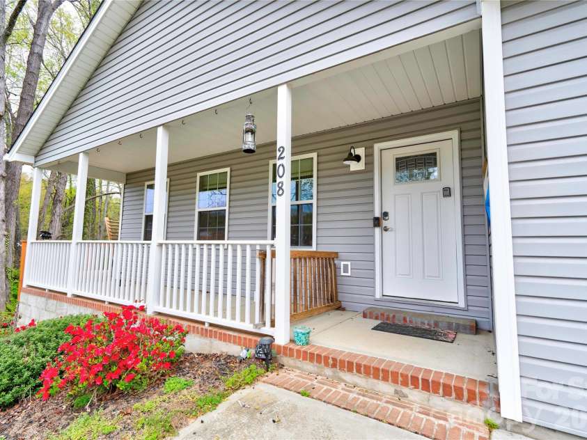 208 Poston Street, Shelby, NC 28150.  MLS# CAR4363643, YatesRealty ID 8013. Covered Front Porch