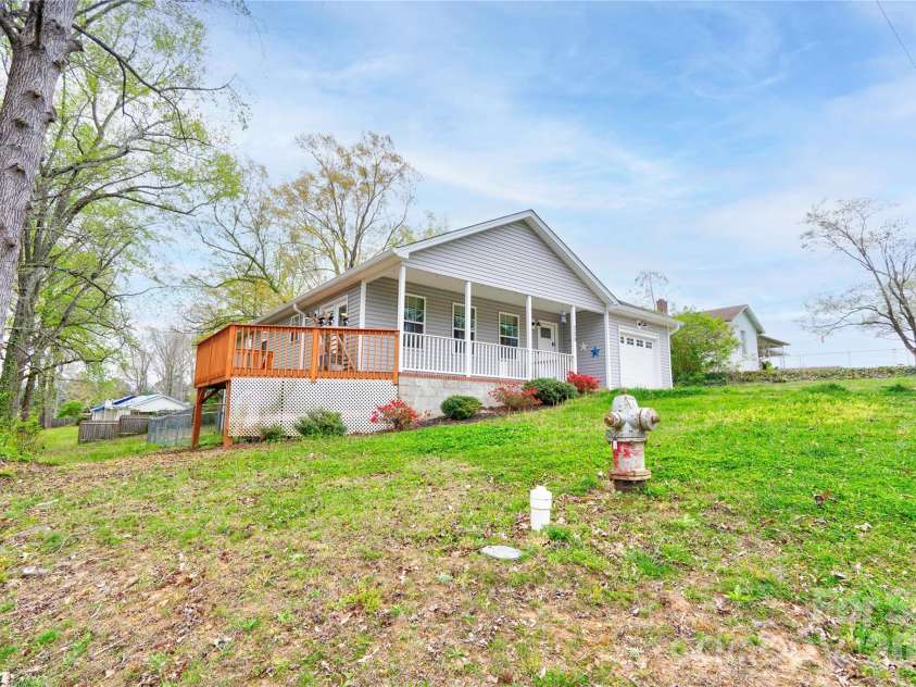 208 Poston Street, Shelby, NC 28150.  MLS# CAR4363643, YatesRealty ID 8013. Front Left