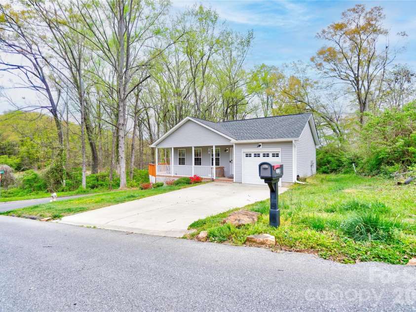 208 Poston Street, Shelby, NC 28150.  MLS# CAR4363643, YatesRealty ID 8013. Front Right