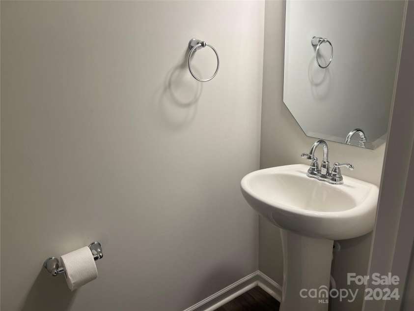 533 Copes Court, Kannapolis, NC 28081.  MLS# CAR4202091, YatesRealty ID 8013. 1/2 Bath