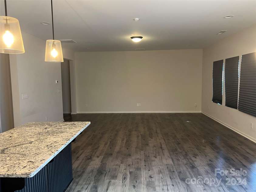 533 Copes Court, Kannapolis, NC 28081.  MLS# CAR4202091, YatesRealty ID 8013. Living Room