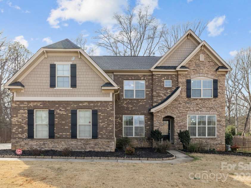12515 Hashanli Place, Matthews, NC 28105.  MLS# CAR4221773, YatesRealty ID 8015. 