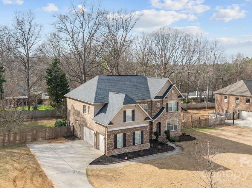 12515 Hashanli Place, Matthews, NC 28105.  MLS# CAR4221773, YatesRealty ID 8015. 