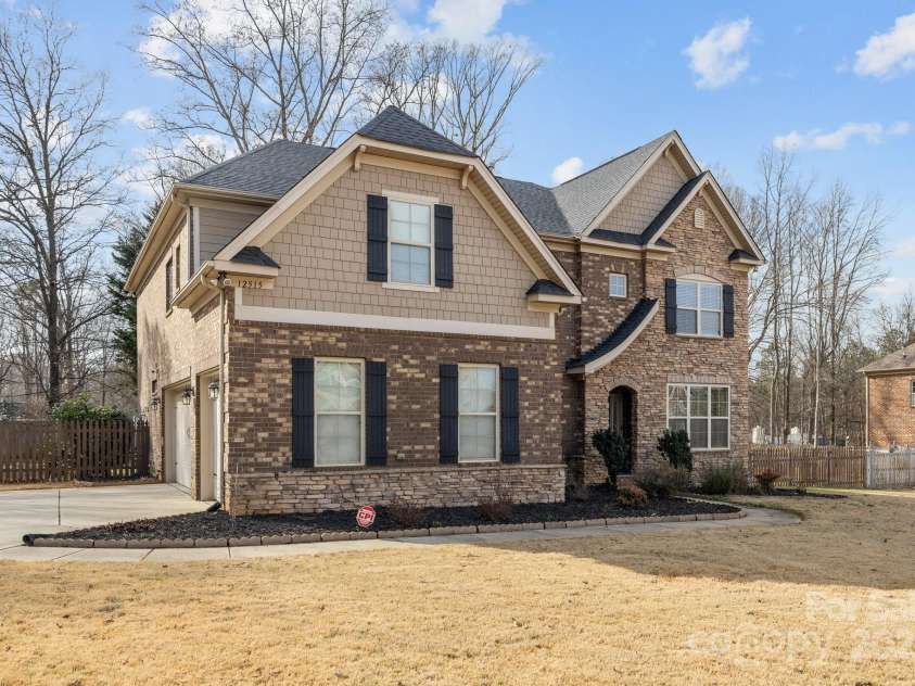12515 Hashanli Place, Matthews, NC 28105.  MLS# CAR4221773, YatesRealty ID 8015. 