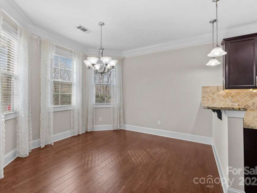 12515 Hashanli Place, Matthews, NC 28105.  MLS# CAR4221773, YatesRealty ID 8015. Breakfast Nook
