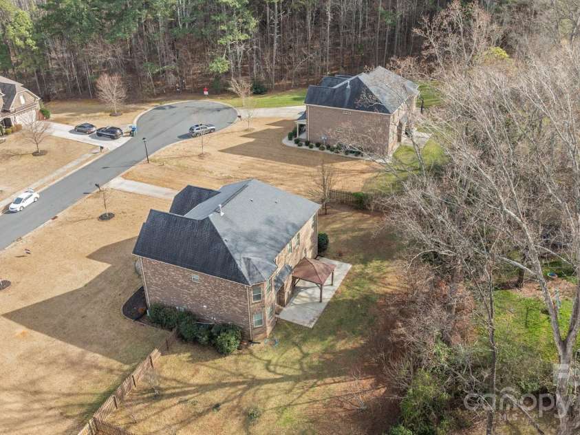 12515 Hashanli Place, Matthews, NC 28105.  MLS# CAR4221773, YatesRealty ID 8015. Cul-De-Sac