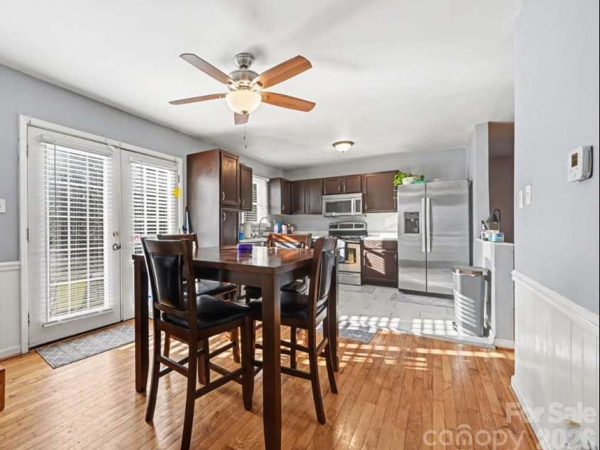 537 Kentbrook Drive, Charlotte, NC 28213.  MLS# CAR4351215, YatesRealty ID 8016. 