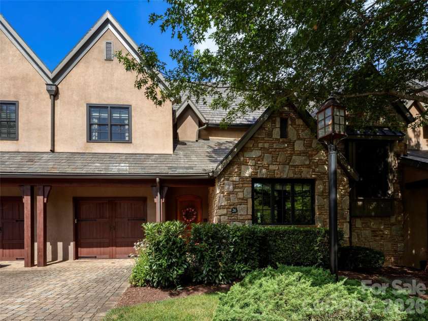 26 Village Oak Drive, Arden, NC 28704.  MLS# CAR4356625, YatesRealty ID 8017. 