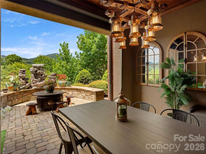26 Village Oak Drive, Arden, NC 28704.  MLS# CAR4356625, YatesRealty ID 8017. 