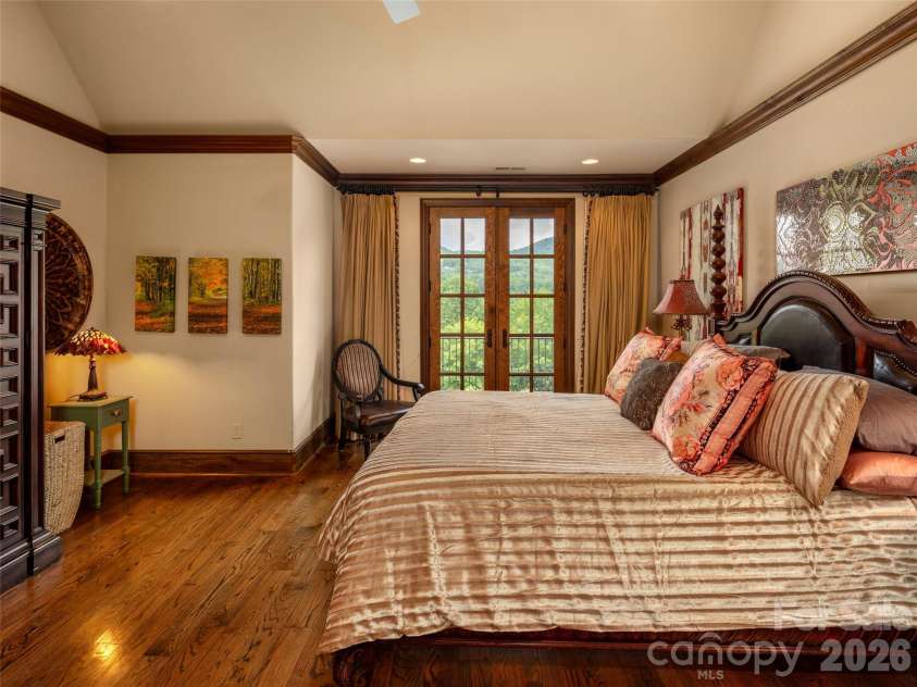 26 Village Oak Drive, Arden, NC 28704.  MLS# CAR4356625, YatesRealty ID 8017. 