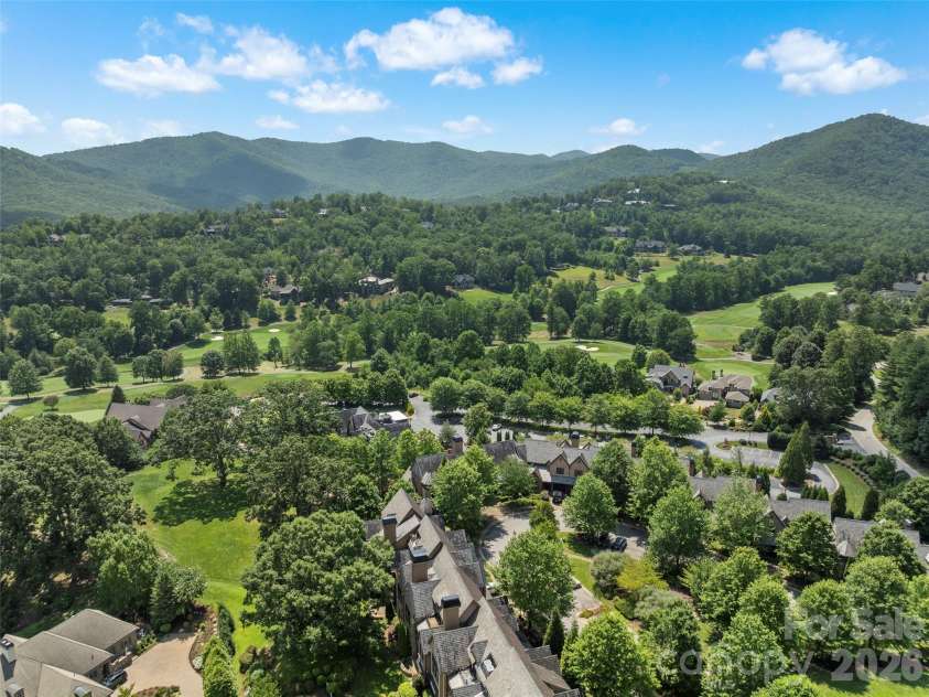 26 Village Oak Drive, Arden, NC 28704.  MLS# CAR4356625, YatesRealty ID 8017. 