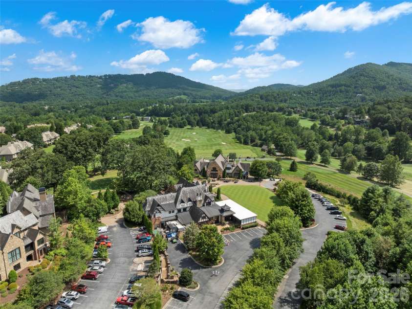 26 Village Oak Drive, Arden, NC 28704.  MLS# CAR4356625, YatesRealty ID 8017. 
