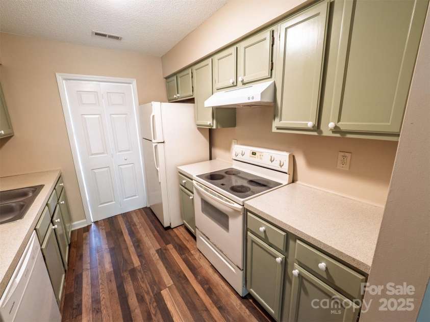 380 Sweetgum Drive, Fort Mill, SC 29715.  MLS# CAR4244694, YatesRealty ID 8017. 