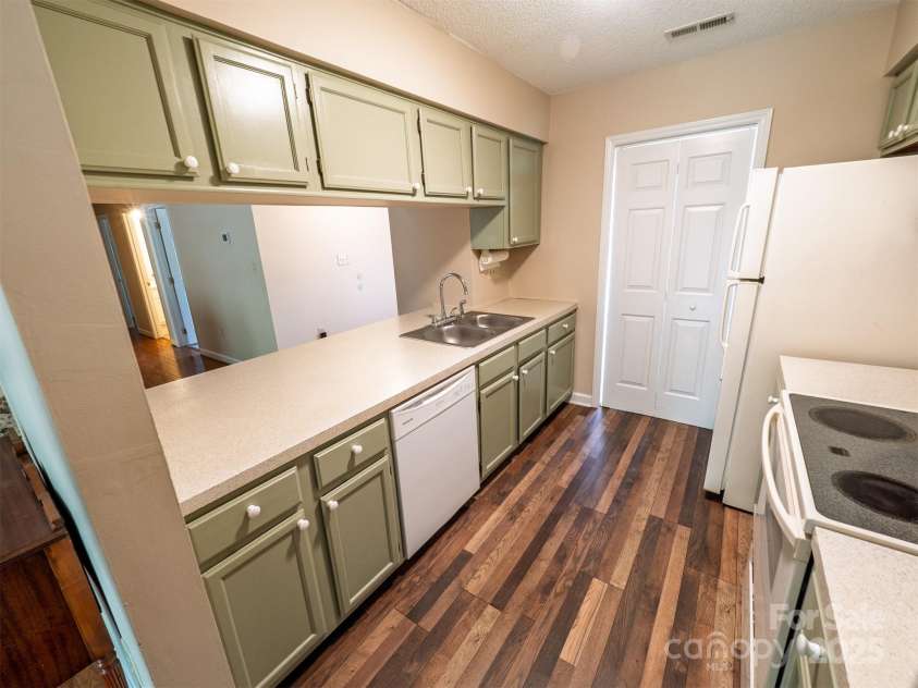 380 Sweetgum Drive, Fort Mill, SC 29715.  MLS# CAR4244694, YatesRealty ID 8017. 