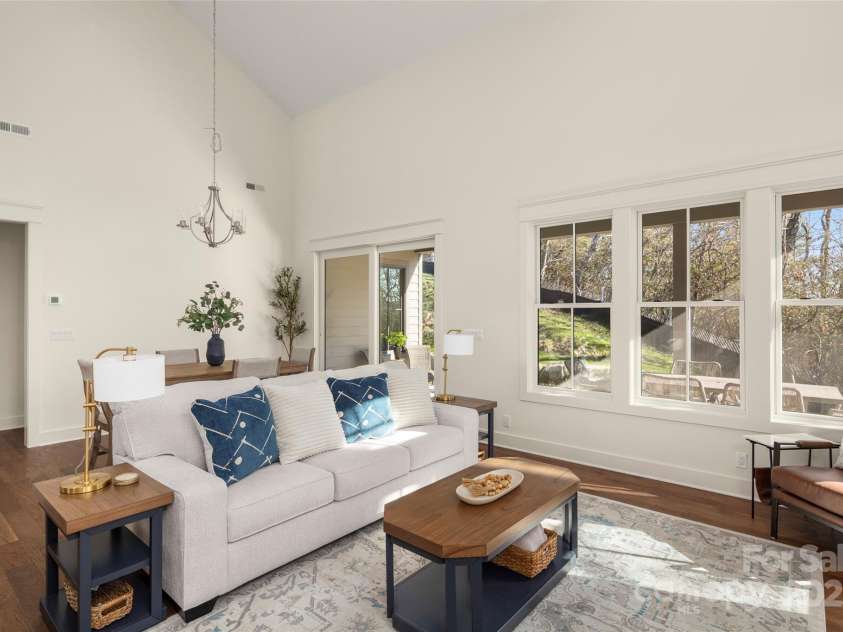 107 Chimney Chase Trail, Hendersonville, NC 28739.  MLS# CAR4251263, YatesRealty ID 8018. 