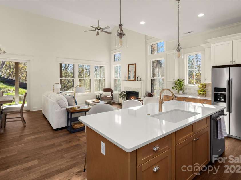 107 Chimney Chase Trail, Hendersonville, NC 28739.  MLS# CAR4251263, YatesRealty ID 8018. 