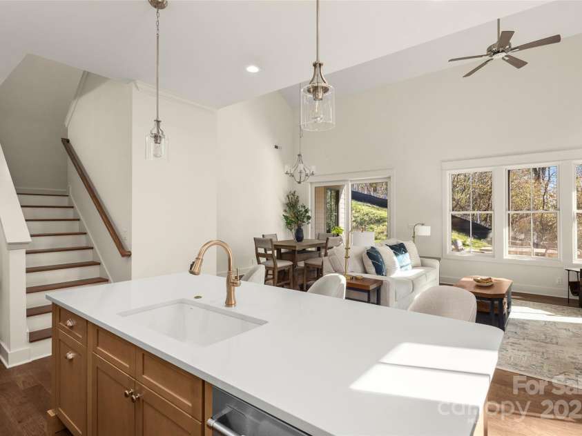 107 Chimney Chase Trail, Hendersonville, NC 28739.  MLS# CAR4251263, YatesRealty ID 8018. 