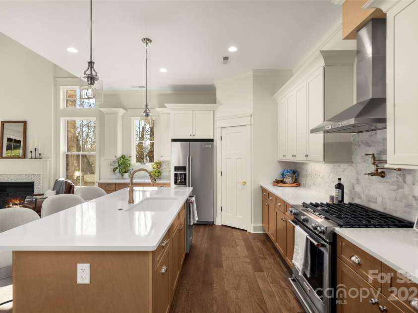 107 Chimney Chase Trail, Hendersonville, NC 28739.  MLS# CAR4251263, YatesRealty ID 8018. 