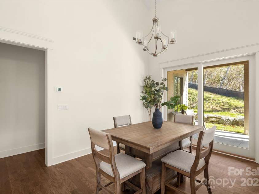 107 Chimney Chase Trail, Hendersonville, NC 28739.  MLS# CAR4251263, YatesRealty ID 8018. 