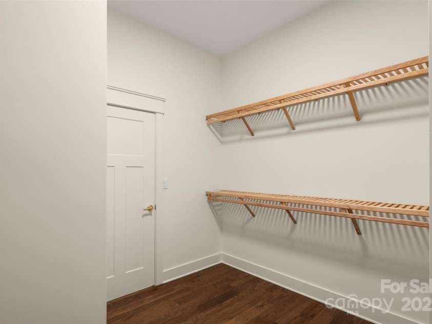 107 Chimney Chase Trail, Hendersonville, NC 28739.  MLS# CAR4251263, YatesRealty ID 8018. 