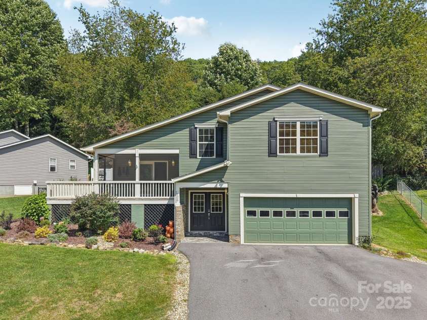 126 Pasco Loop, Waynesville, NC 28785.  MLS# CAR4301663, YatesRealty ID 8018. Front of home