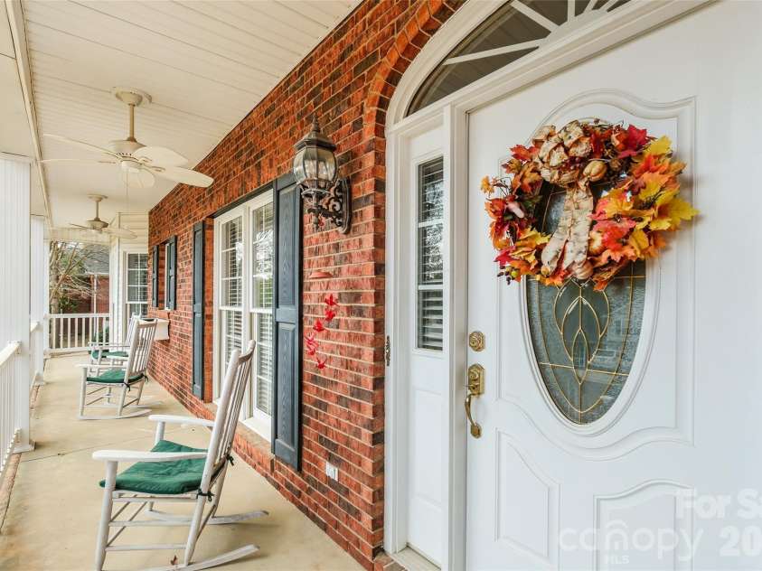 1220 Kent Drive, Lancaster, SC 29720.  MLS# CAR4362283, YatesRealty ID 8019. 