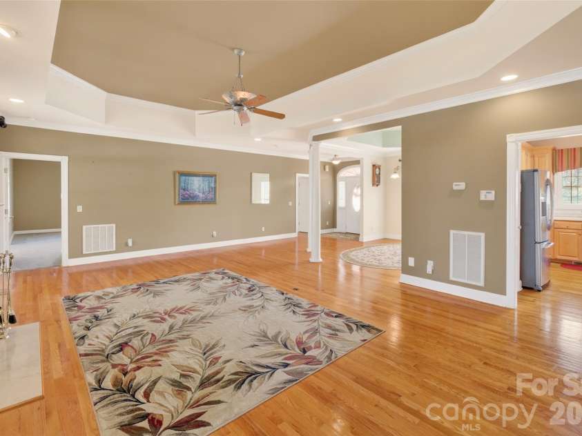 1220 Kent Drive, Lancaster, SC 29720.  MLS# CAR4362283, YatesRealty ID 8019. 