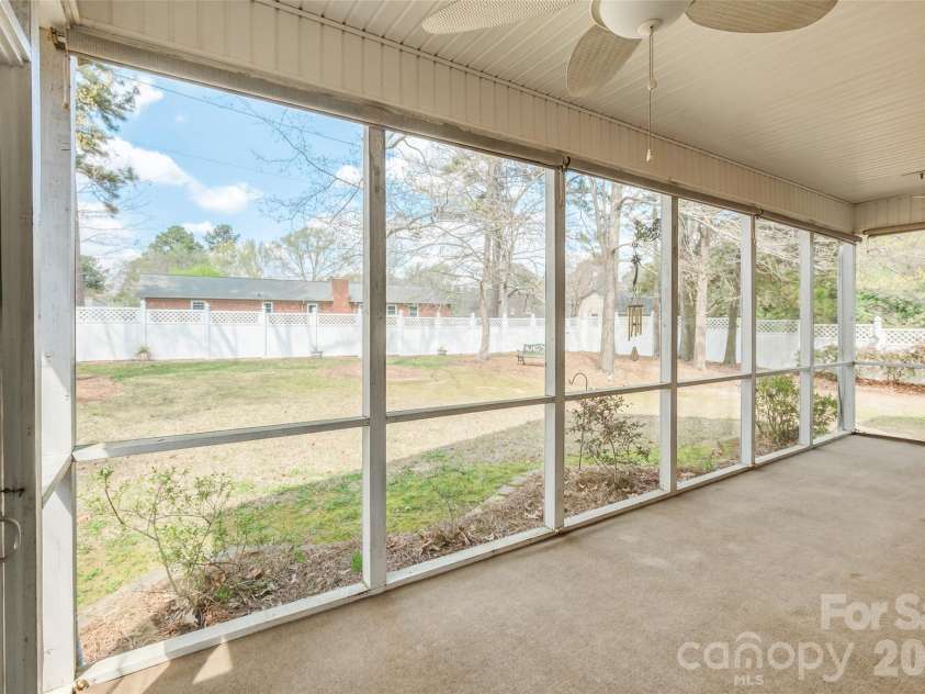 1220 Kent Drive, Lancaster, SC 29720.  MLS# CAR4362283, YatesRealty ID 8019. 