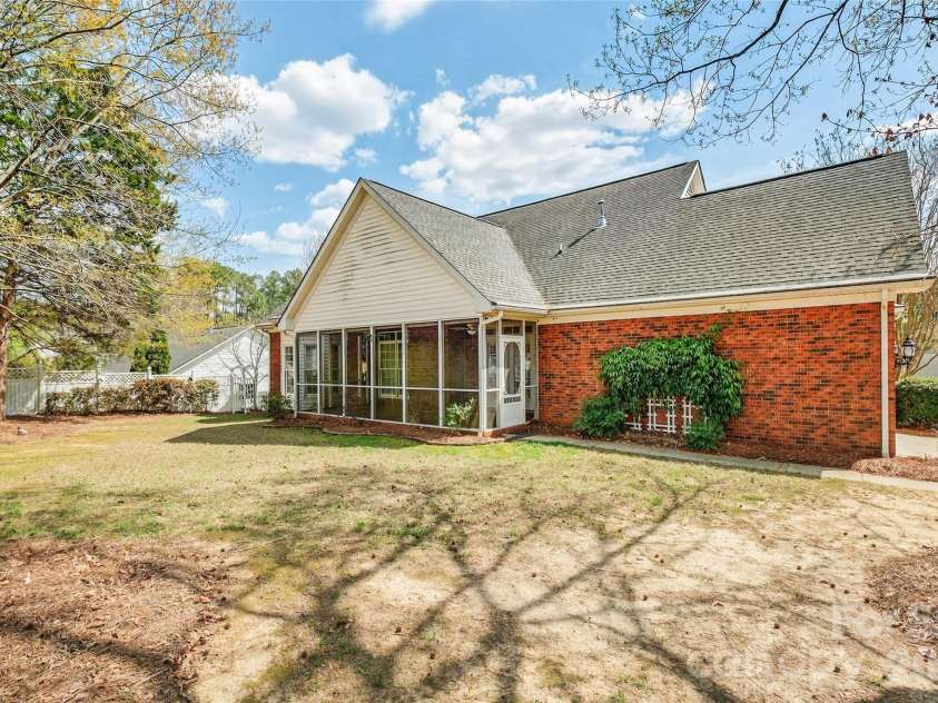 1220 Kent Drive, Lancaster, SC 29720.  MLS# CAR4362283, YatesRealty ID 8019. 
