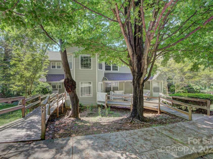 6510 Clavell Lane, Charlotte, NC 28210.  MLS# CAR4251046, YatesRealty ID 8019. 