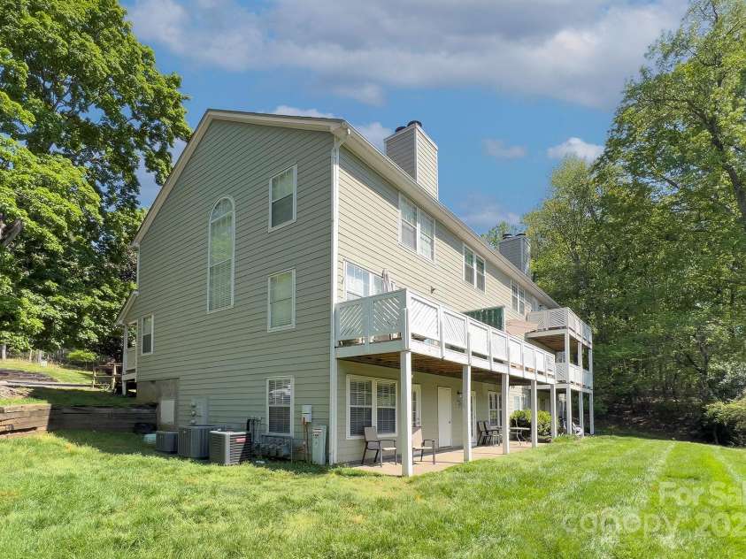 6510 Clavell Lane, Charlotte, NC 28210.  MLS# CAR4251046, YatesRealty ID 8019. 