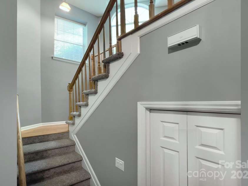 6510 Clavell Lane, Charlotte, NC 28210.  MLS# CAR4251046, YatesRealty ID 8019. 