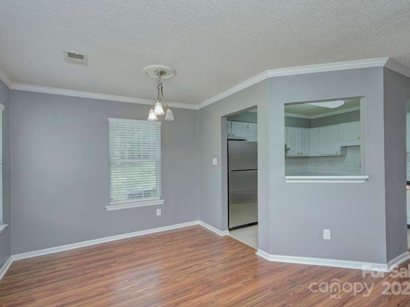 6510 Clavell Lane, Charlotte, NC 28210.  MLS# CAR4251046, YatesRealty ID 8019. 