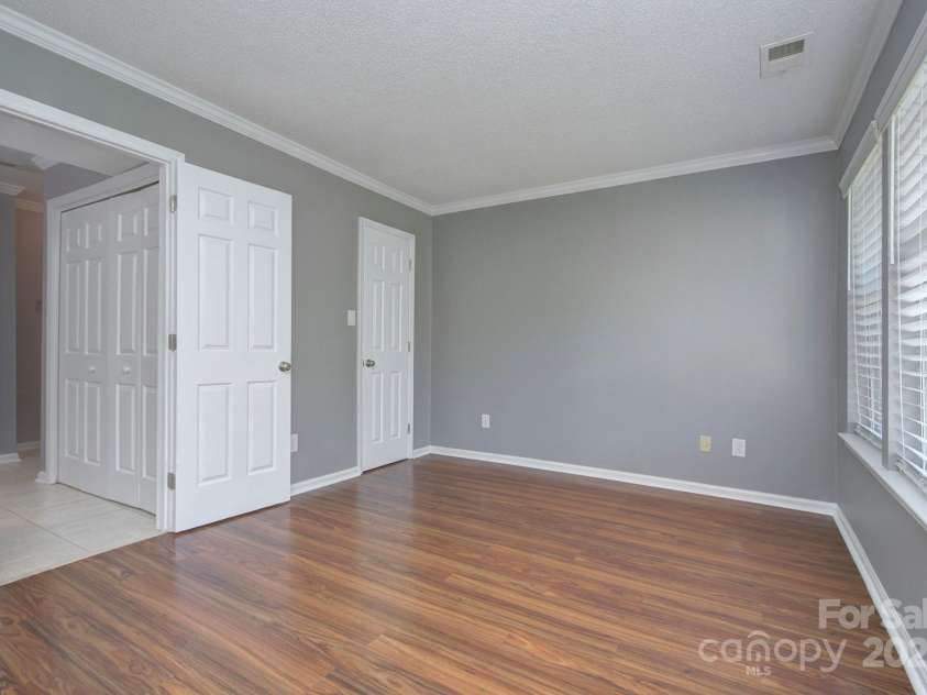 6510 Clavell Lane, Charlotte, NC 28210.  MLS# CAR4251046, YatesRealty ID 8019. 